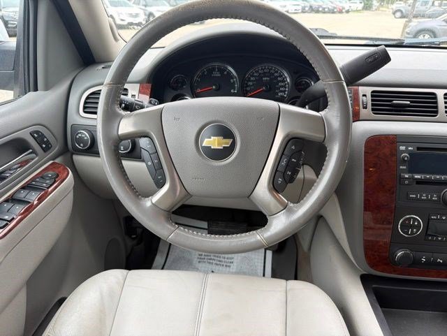 Used 2012 Chevrolet Suburban LT w/ Luxury Package AWD/4WD image 27