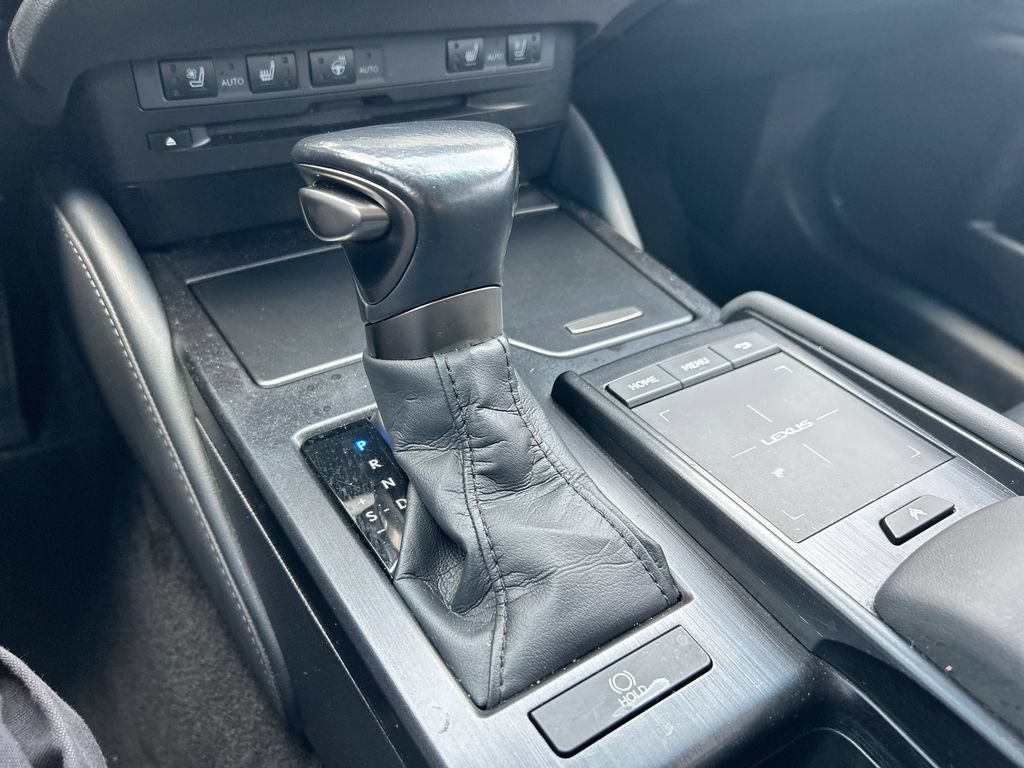 Used 2022 Lexus ES 350 w/ Premium Package FWD image 3