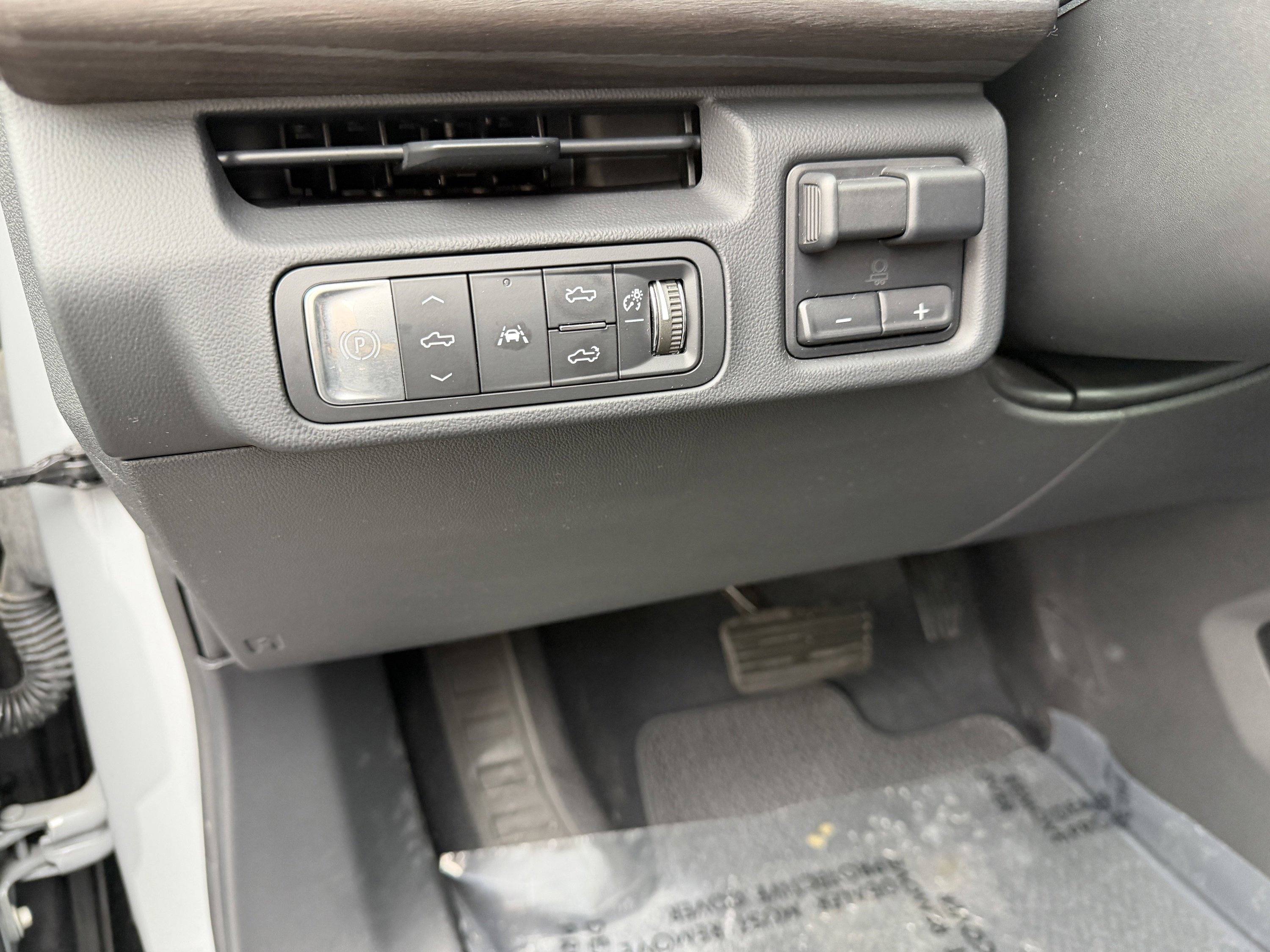 Used 2024 GMC Sierra EV Denali image 30