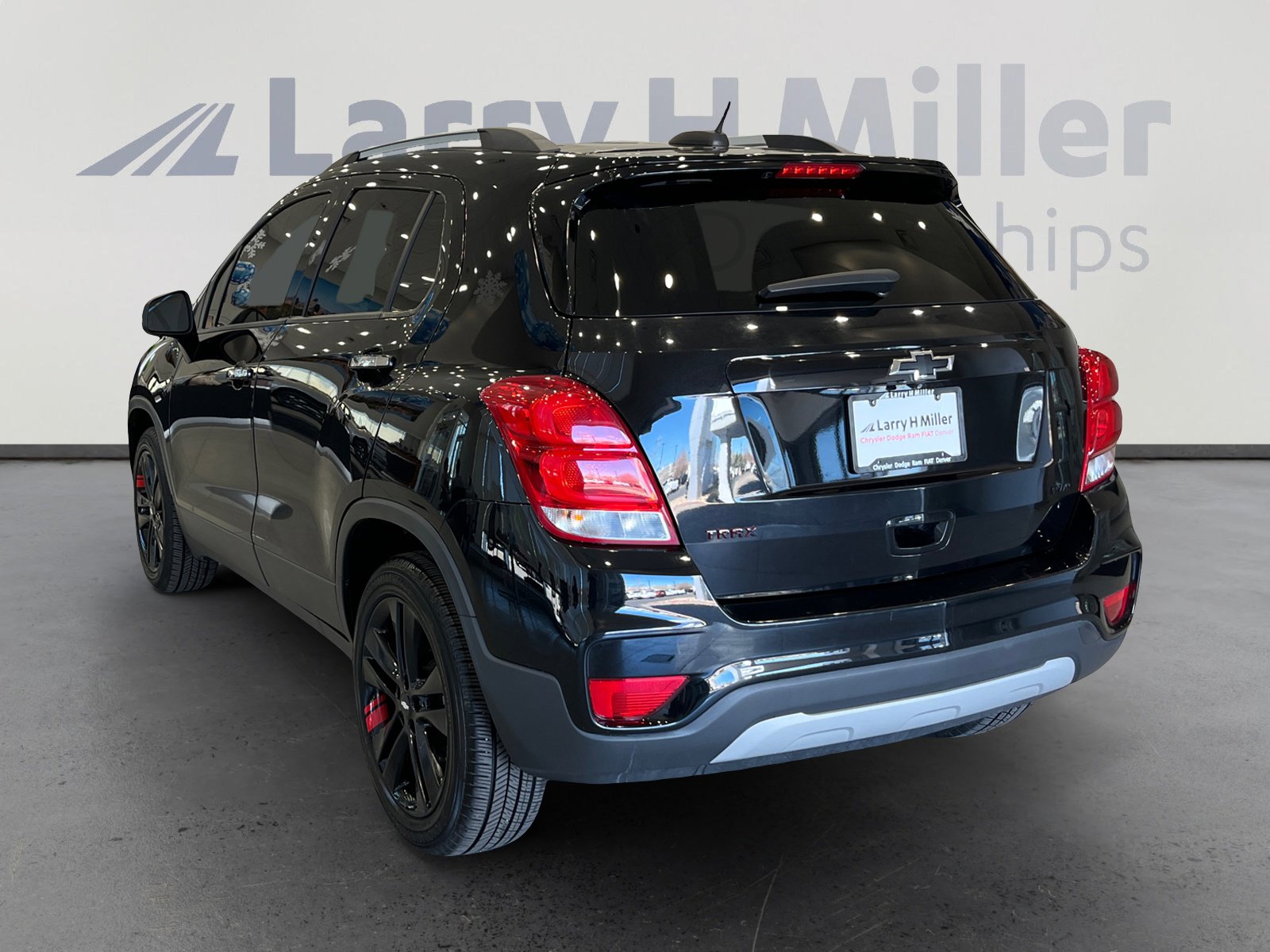 Used 2018 Chevrolet Trax LT w/ Sun & Sound Package image 3