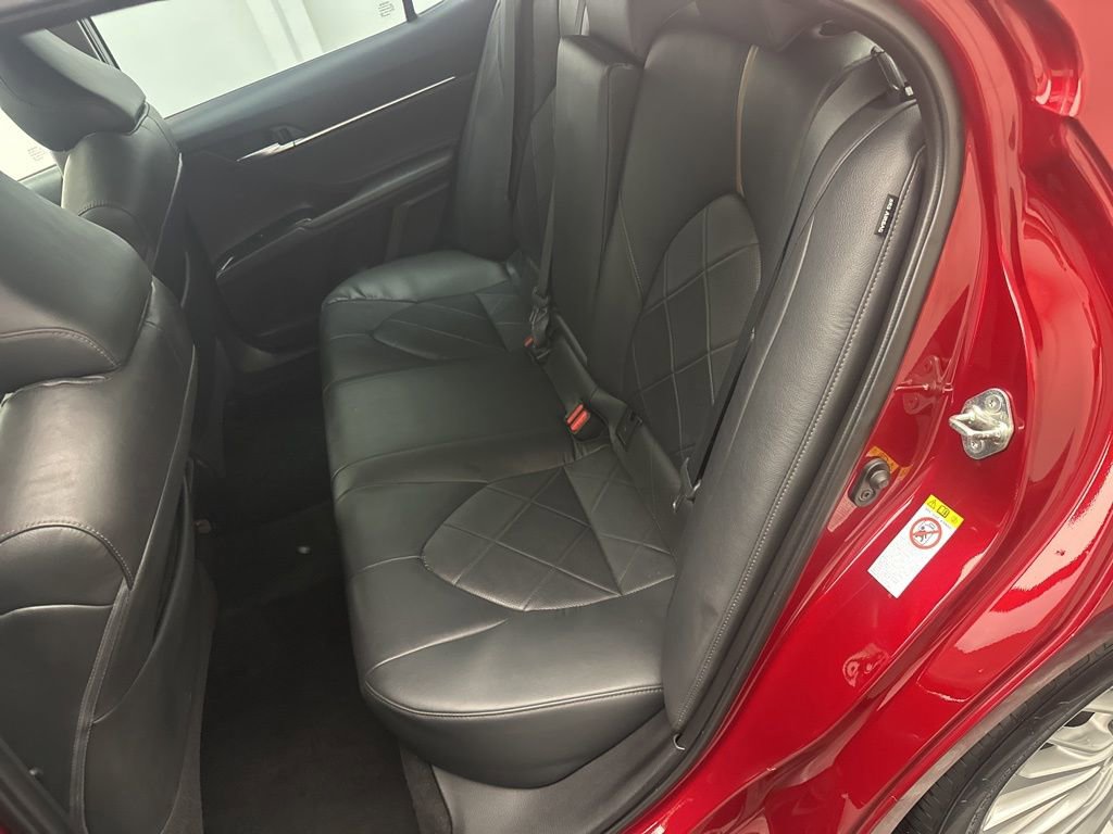 Used 2018 Toyota Camry XLE image 13