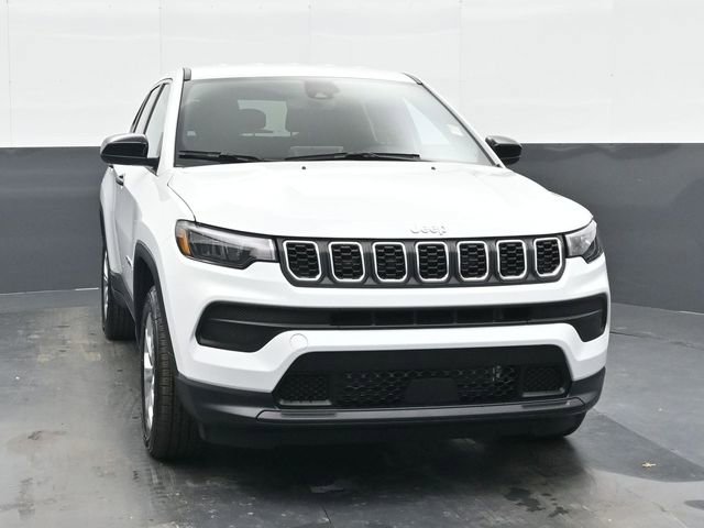 Used 2025 Jeep Compass Sport image 7