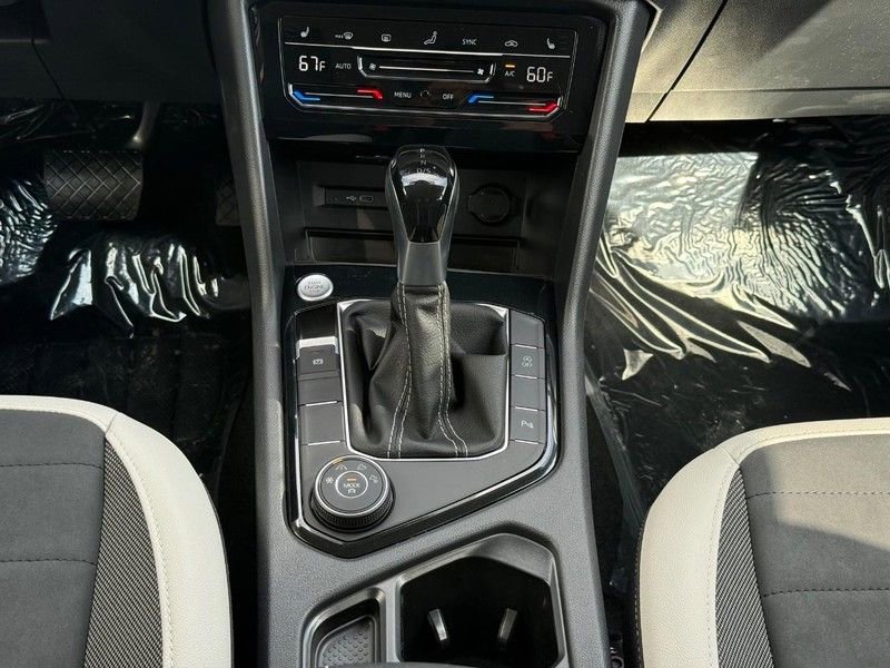 New 2026 Volkswagen Taos SE AWD/4WD image 8