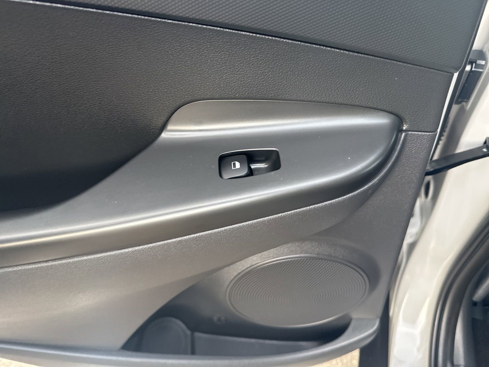 Used 2023 Hyundai Kona SEL image 28