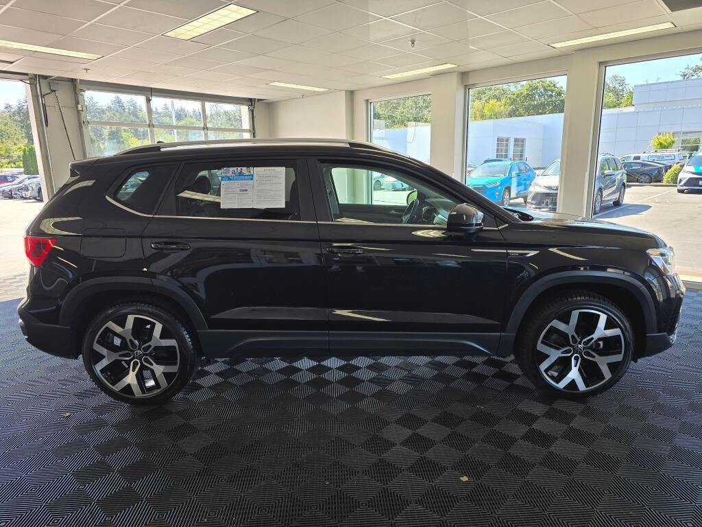 Used 2022 Volkswagen Taos SEL AWD/4WD image 2