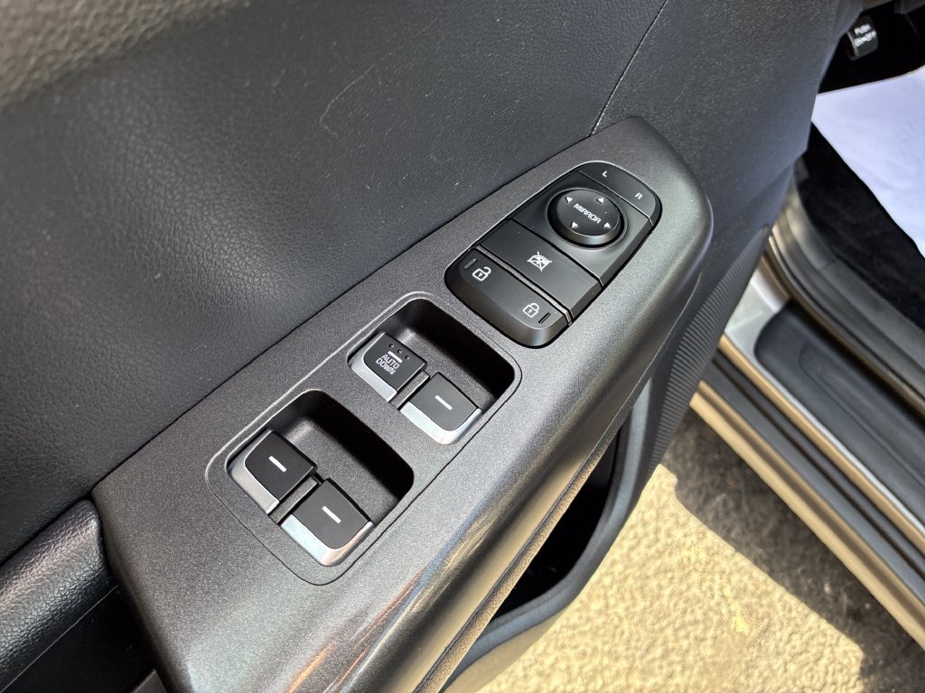 Used 2018 Kia Sportage LX AWD/4WD image 13