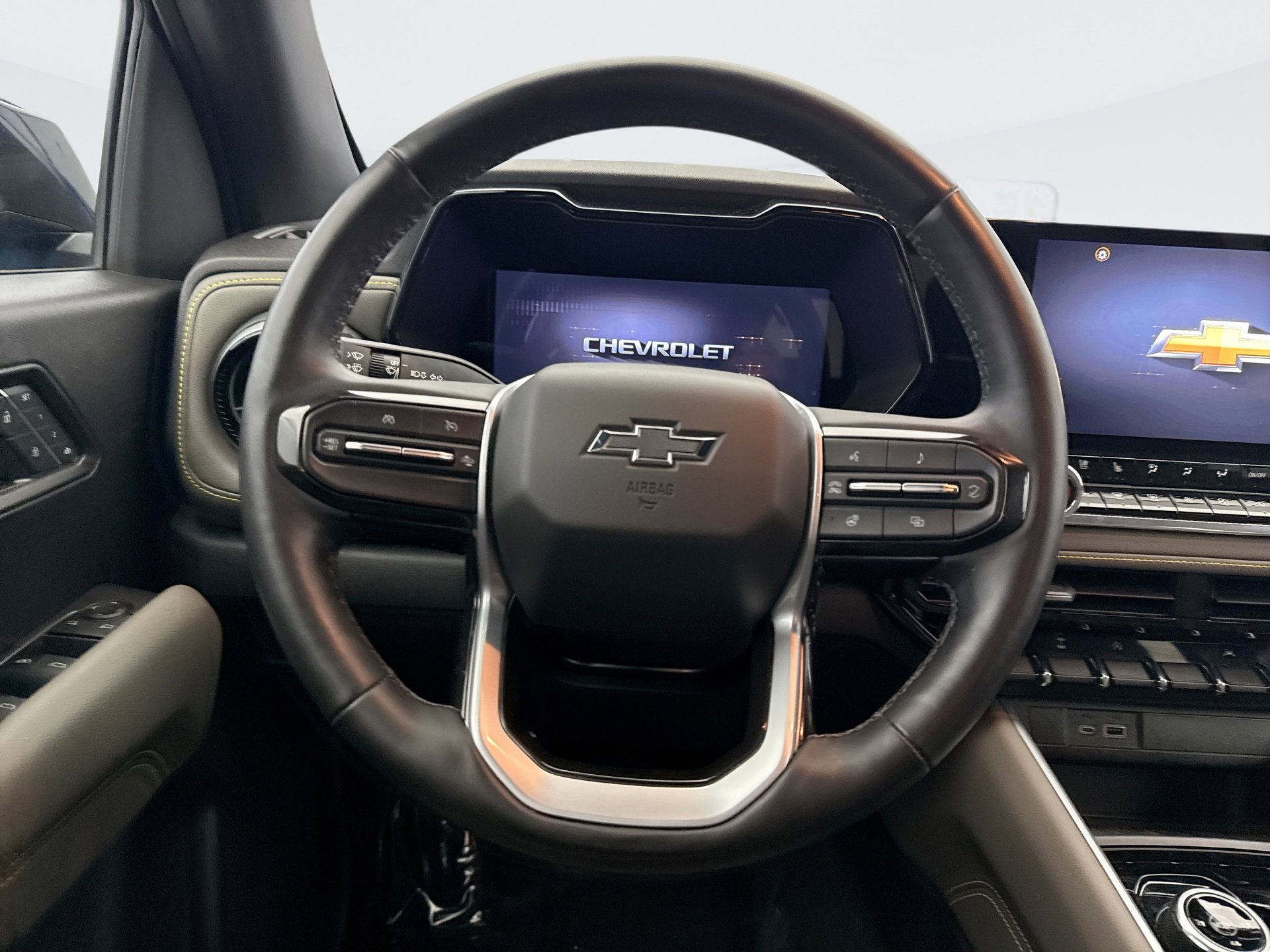 Used 2023 Chevrolet Colorado ZR2 w/ ZR2 Convenience Package III image 12