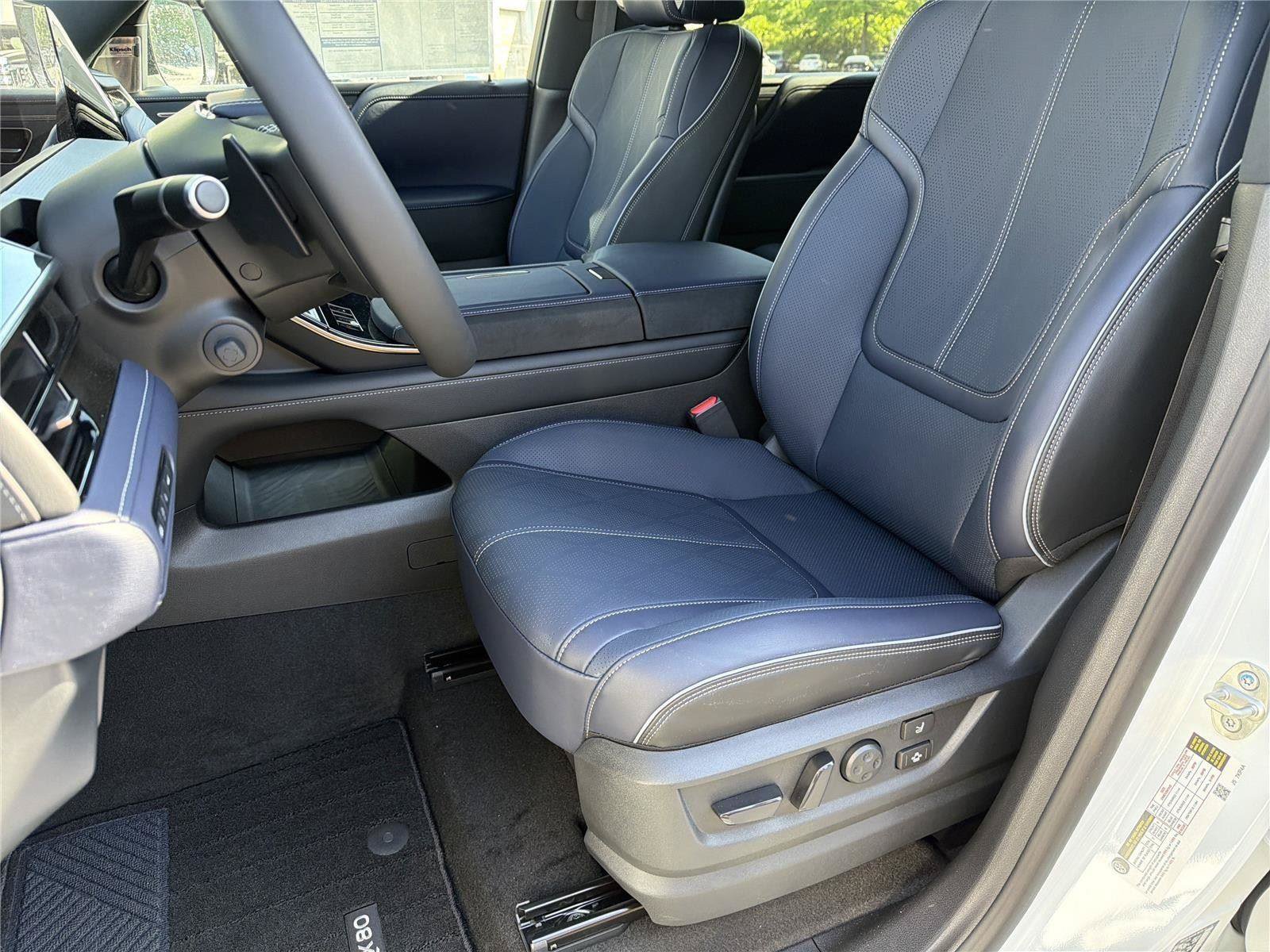 New 2026 INFINITI QX80 4WD w/ Sport Exterior Package image 21