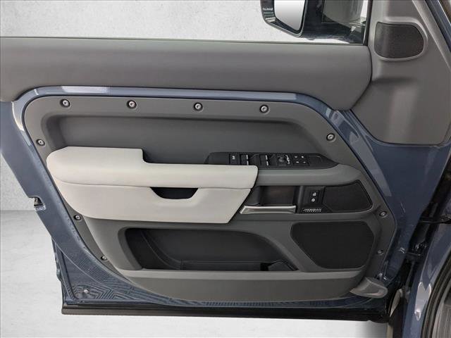 New 2026 Land Rover Defender 110 X-Dynamic SE image 14