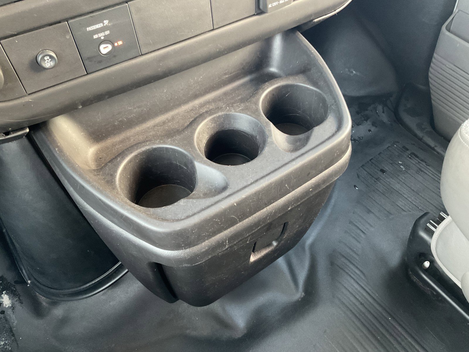 Used 2017 GMC Savana 2500 image 31