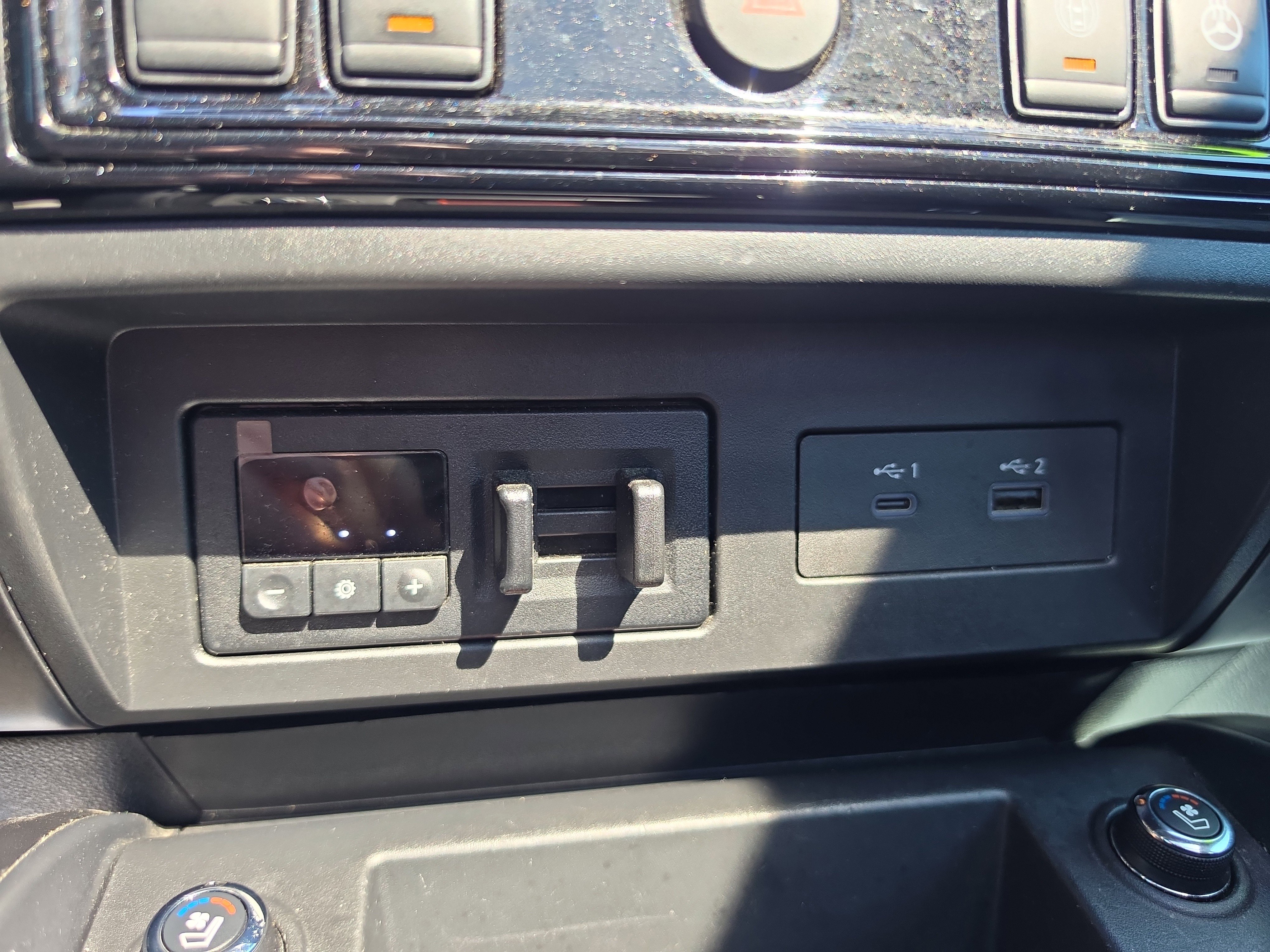 Used 2020 Nissan Titan PRO-4X w/ Pro-4x Convenience Package AWD/4WD image 33