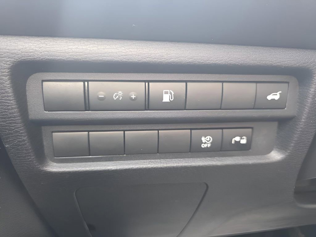 Used 2023 Mitsubishi Outlander SE image 28