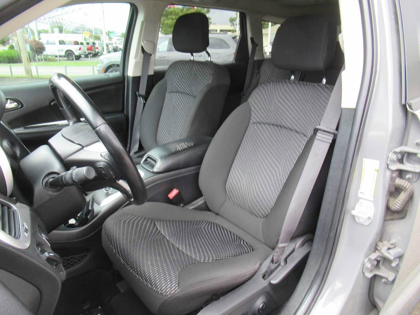 Used 2020 Dodge Journey SE w/ SE Popular Equipment Group image 17