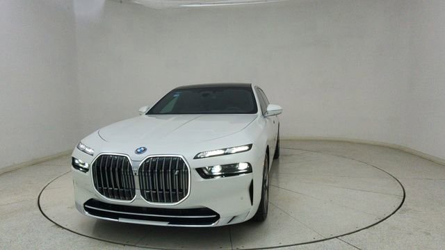 Used 2023 BMW i7 xDrive60 w/ Executive Package 2 image 70