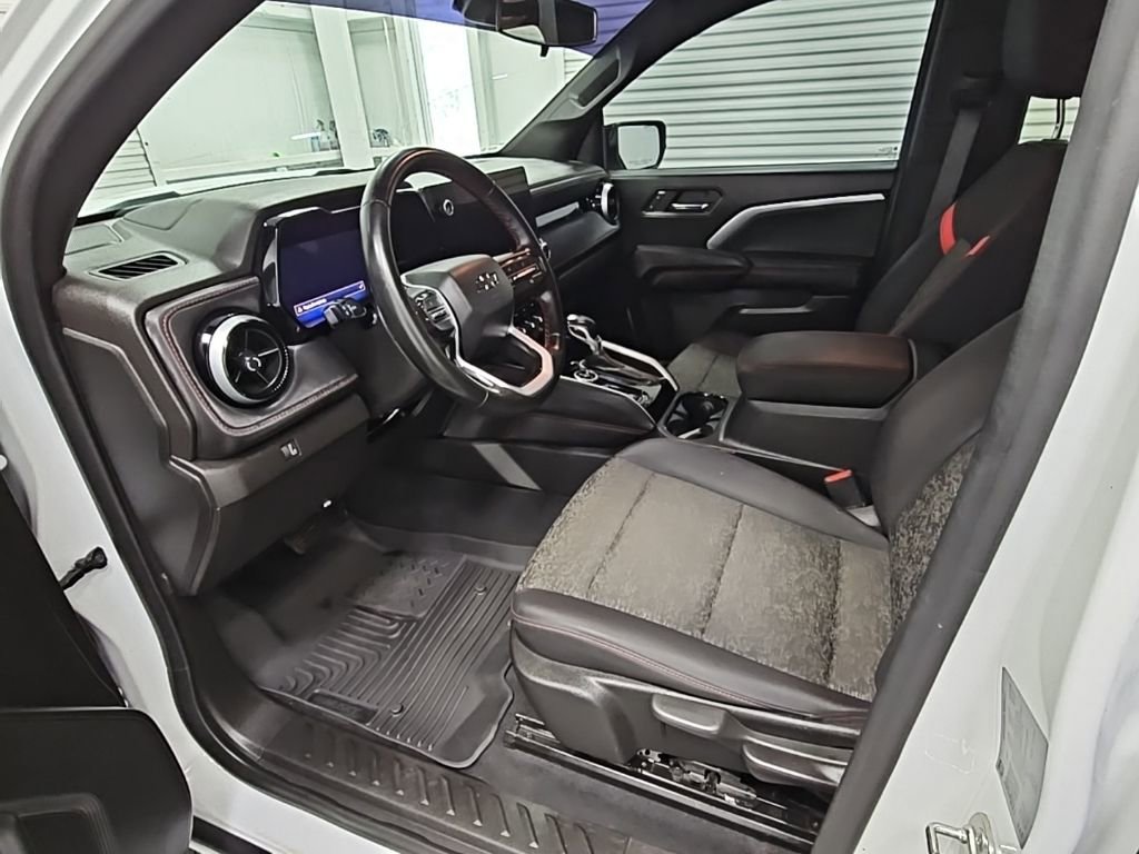 Used 2024 Chevrolet Colorado Z71 image 10