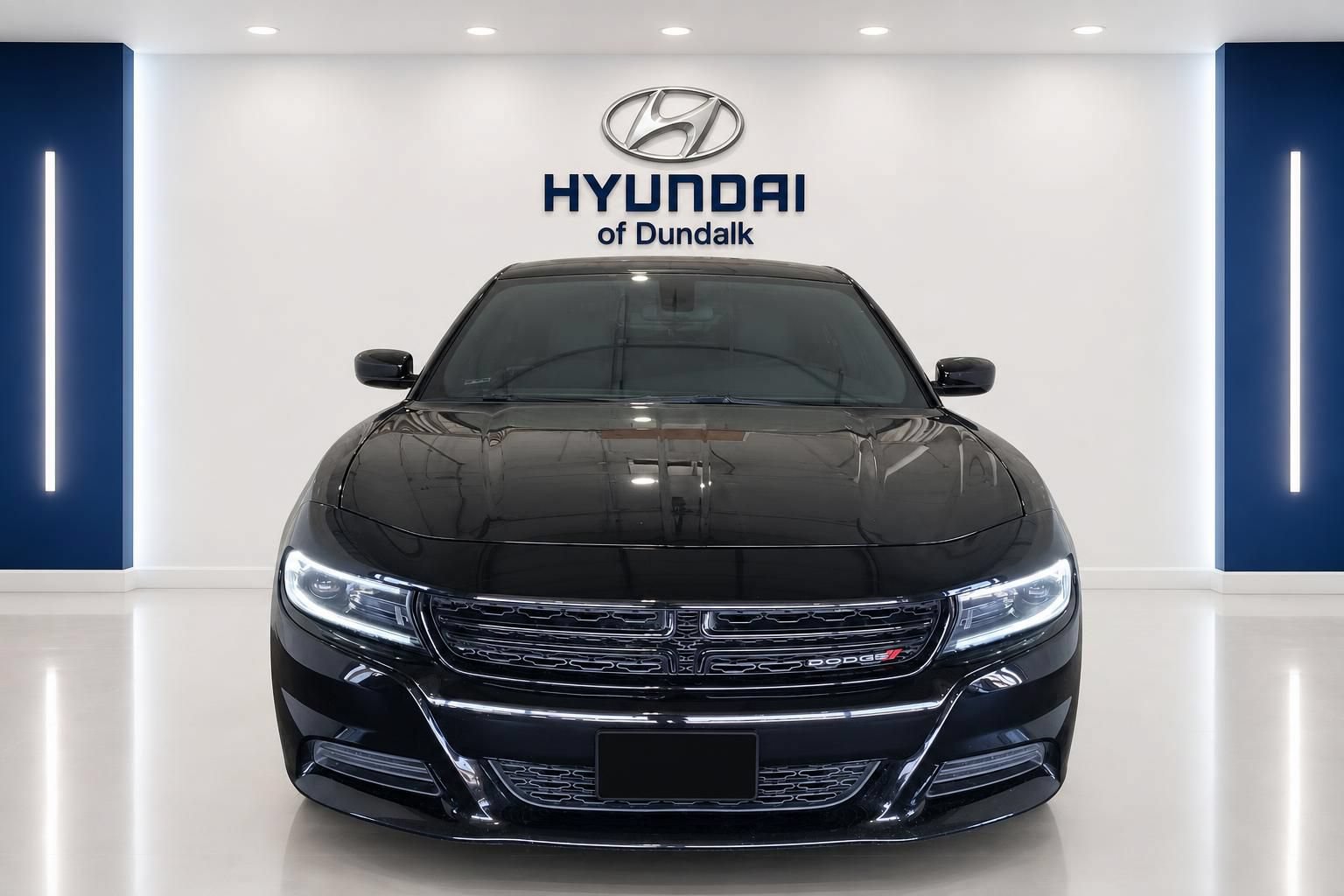 Used 2023 Dodge Charger SXT w/ Blacktop Package RWD image 5