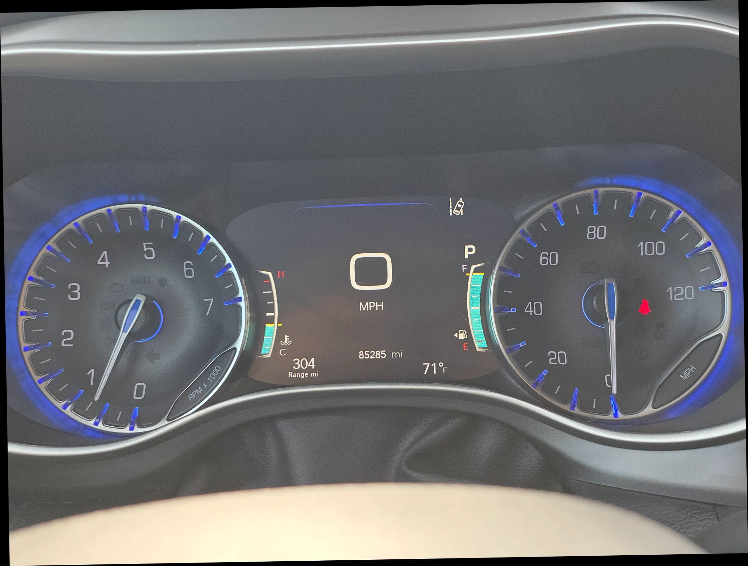 Used 2023 Chrysler Pacifica Touring-L FWD image 24