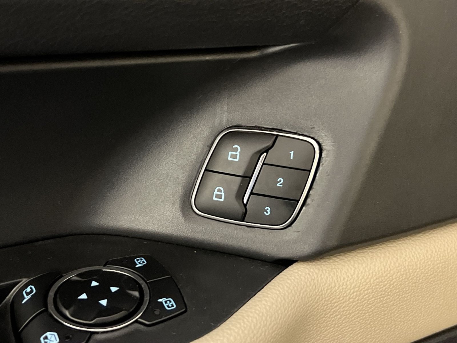Used 2024 Ford Expedition Limited AWD/4WD image 33