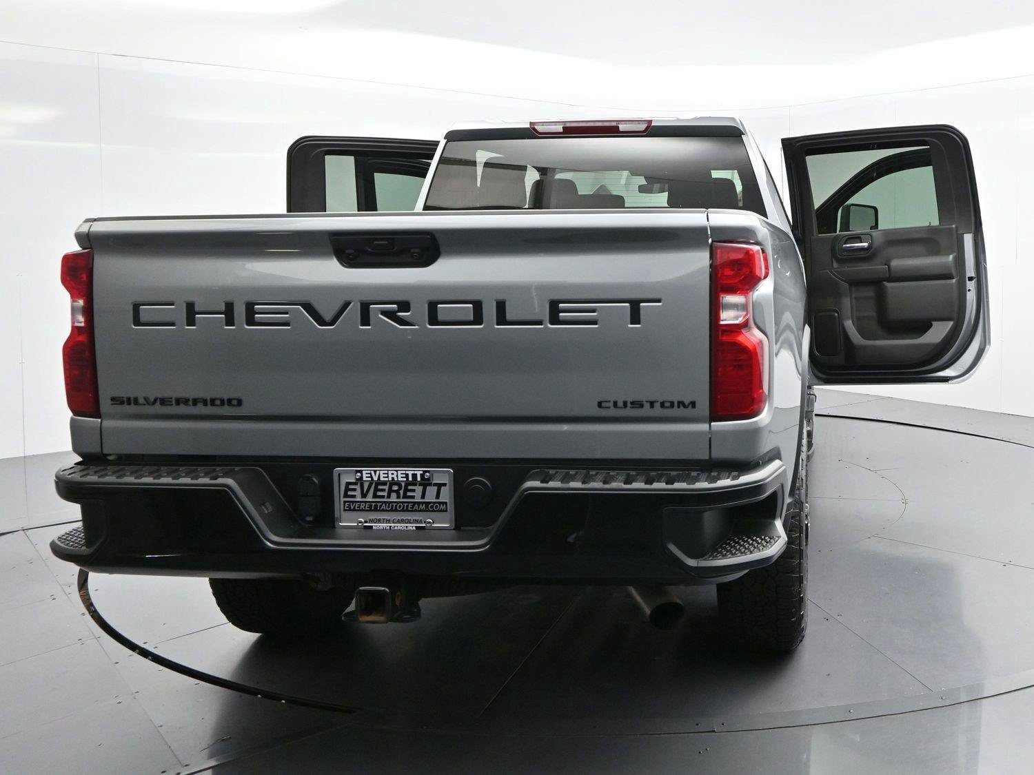 Used 2025 Chevrolet Silverado 2500 Custom w/ Custom Convenience Package AWD/4WD image 39