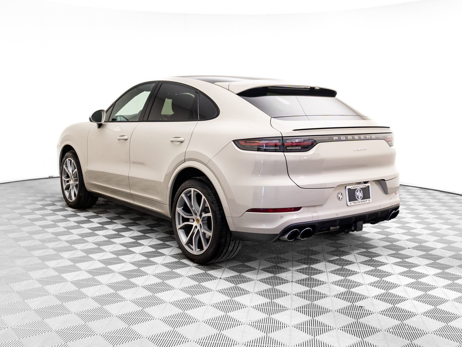 Certified 2023 Porsche Cayenne image 3