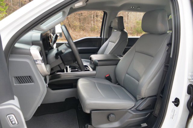 Used 2023 Ford F450 XLT w/ XLT Value Package image 3