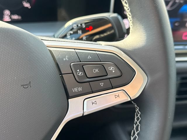 Used 2025 Volkswagen Tiguan SE FWD image 33