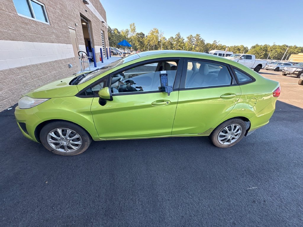 Used 2011 Ford Fiesta SE w/ 201A Rapid Spec Order Code FWD image 3