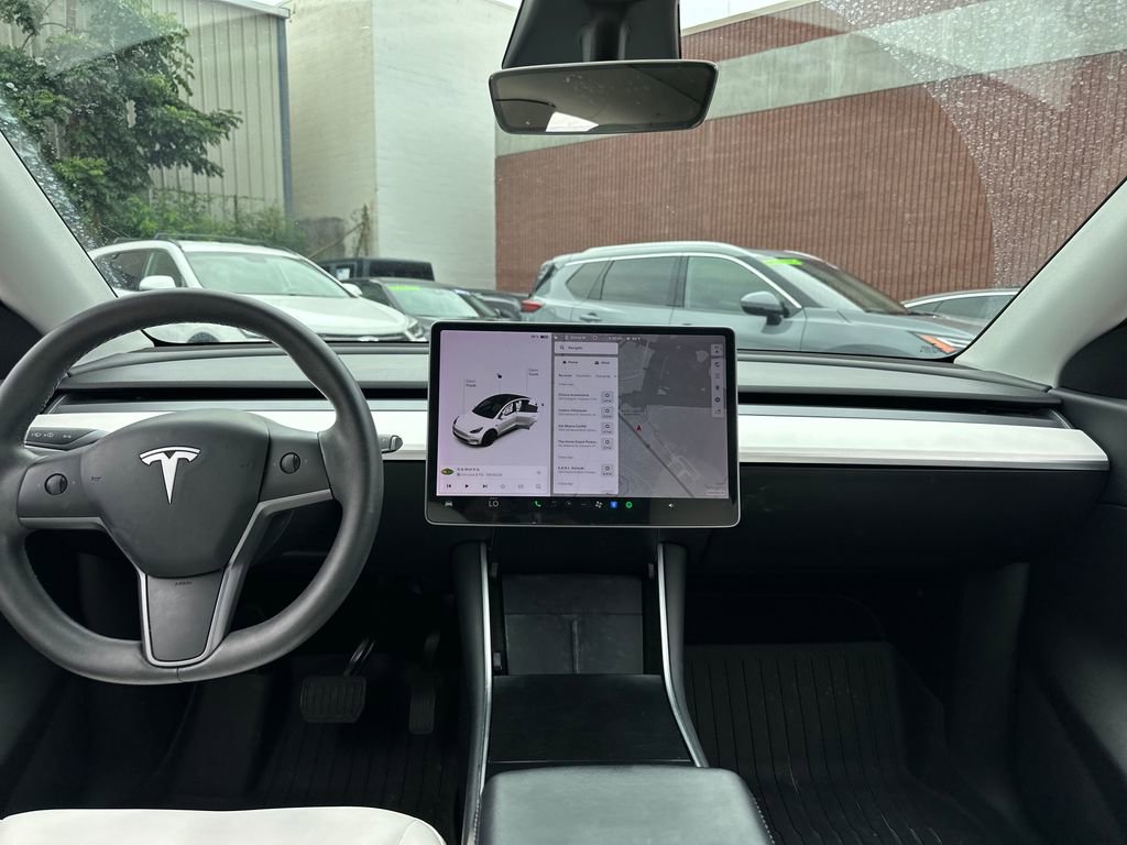 Used 2021 Tesla Model Y Long Range image 13