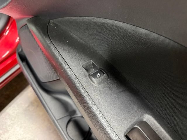 Used 2020 Ford Fusion SE FWD image 25