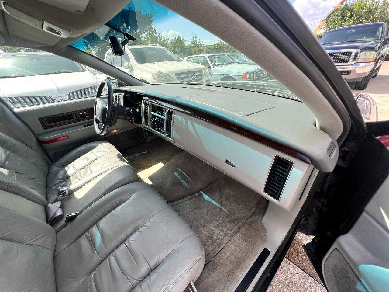 Used 1996 Cadillac Fleetwood Brougham image 50