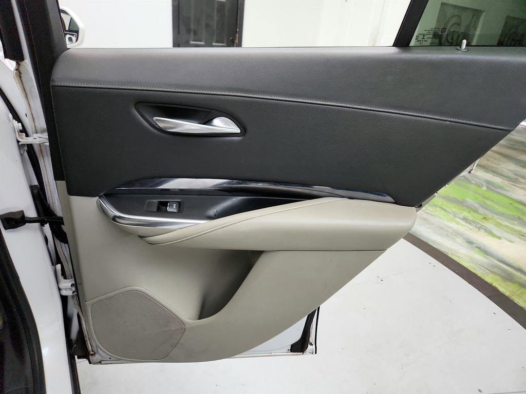 Used 2019 Cadillac XT4 Luxury FWD image 27