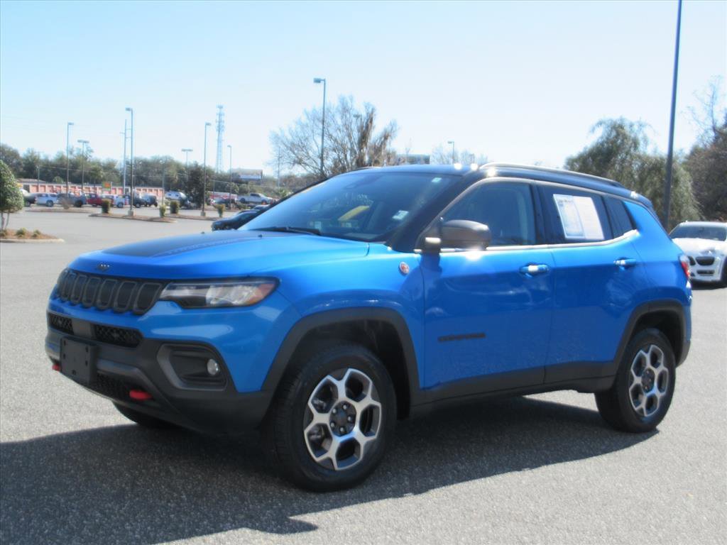 Used 2022 Jeep Compass Trailhawk image 3
