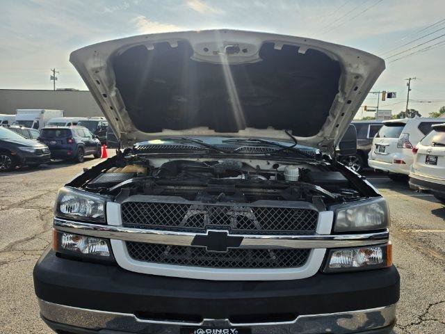Used 2004 Chevrolet Silverado 2500 LS w/ Heavy-Duty Power Package AWD/4WD image 34