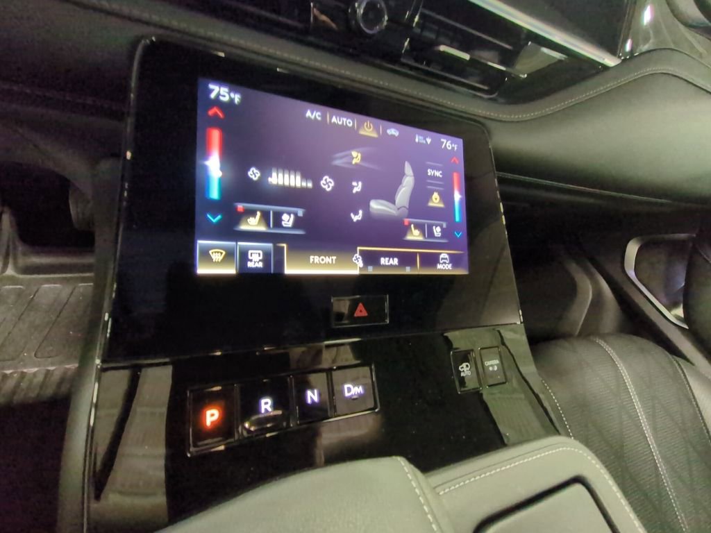 Used 2025 INFINITI QX80 Sensory image 17