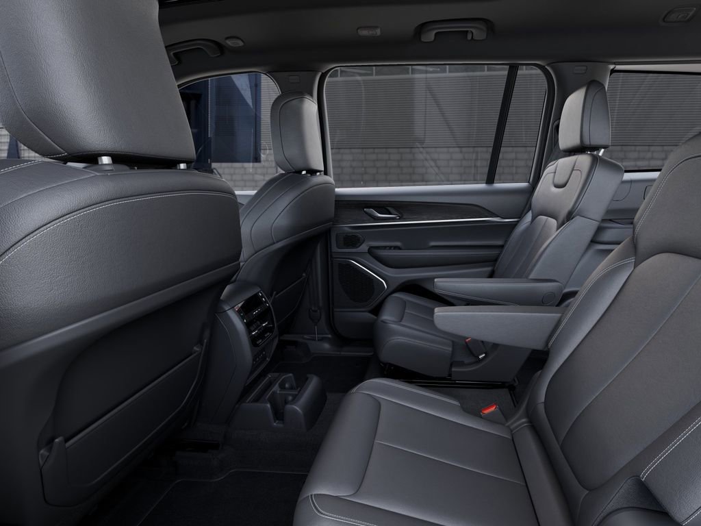 New 2026 Jeep Grand Cherokee L Limited w/ Limited Altitude Package AWD/4WD image 23