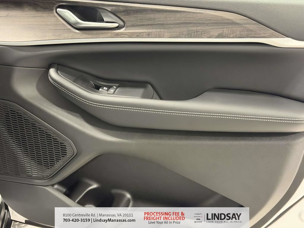 New 2026 Jeep Grand Cherokee Altitude AWD/4WD image 10
