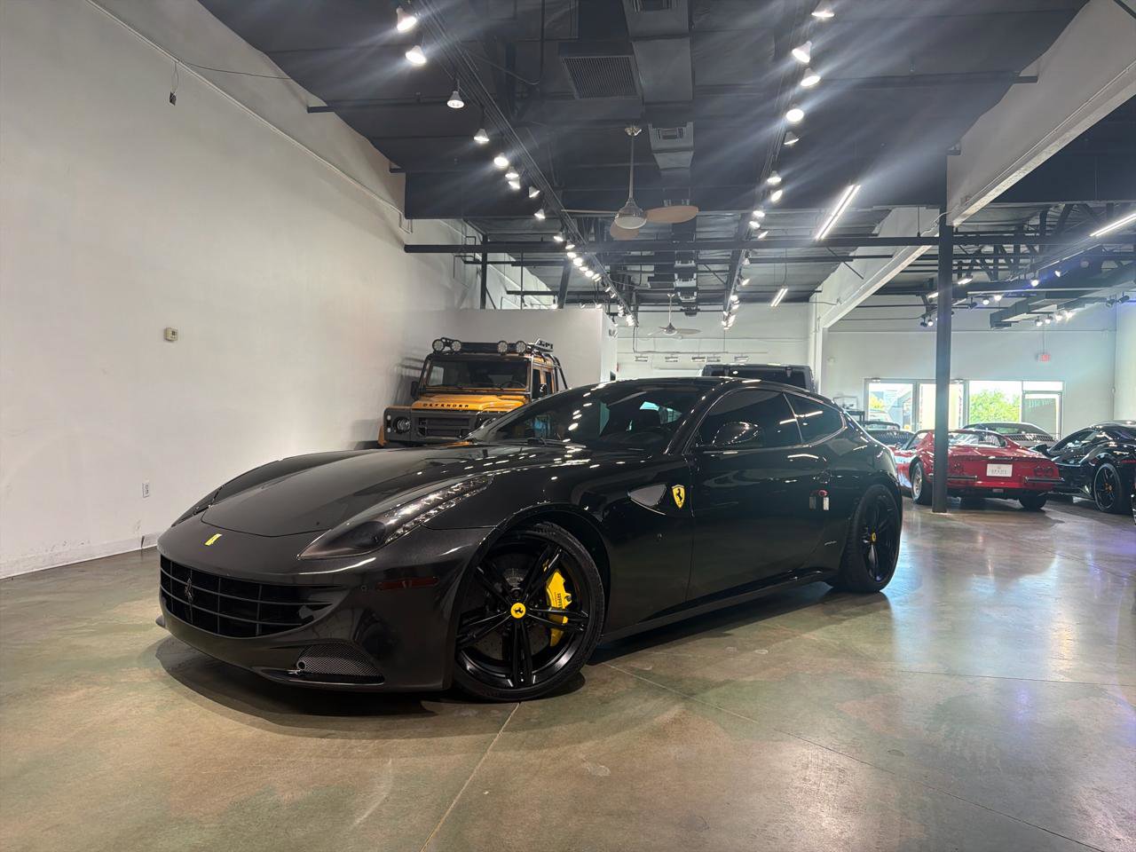 Used 2014 Ferrari FF image 2