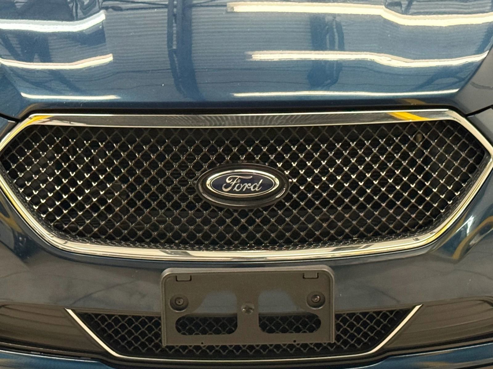 Used 2017 Ford Taurus SHO w/ Driver Assist Package image 5