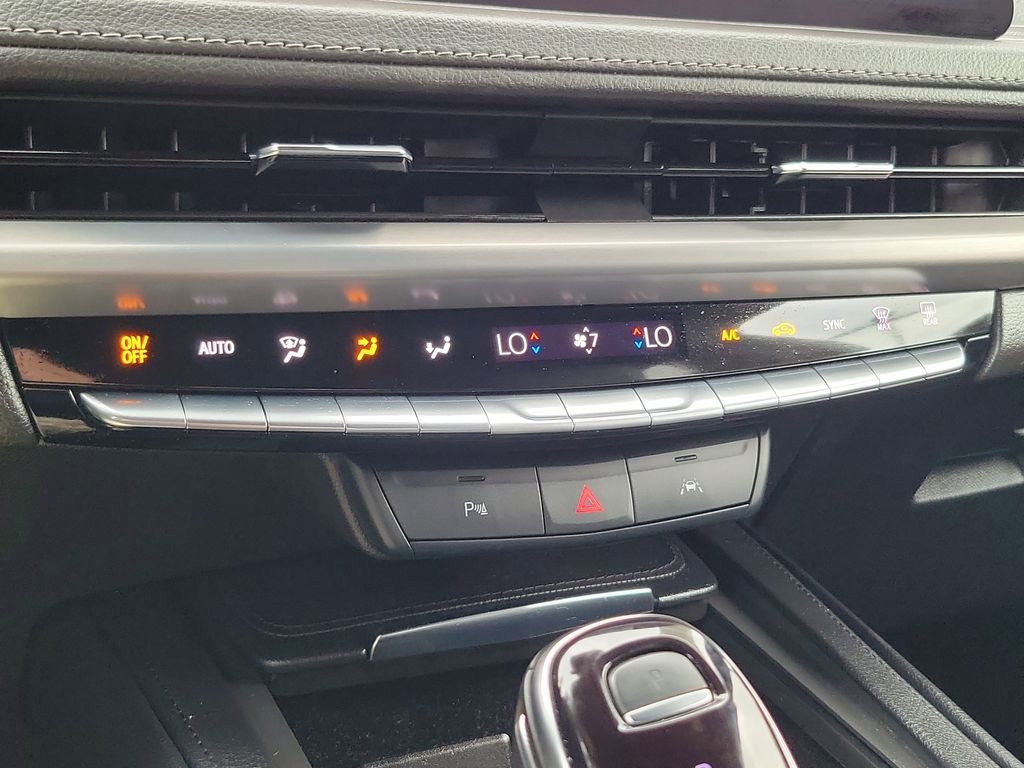 Used 2025 Cadillac XT4 Premium Luxury FWD image 31