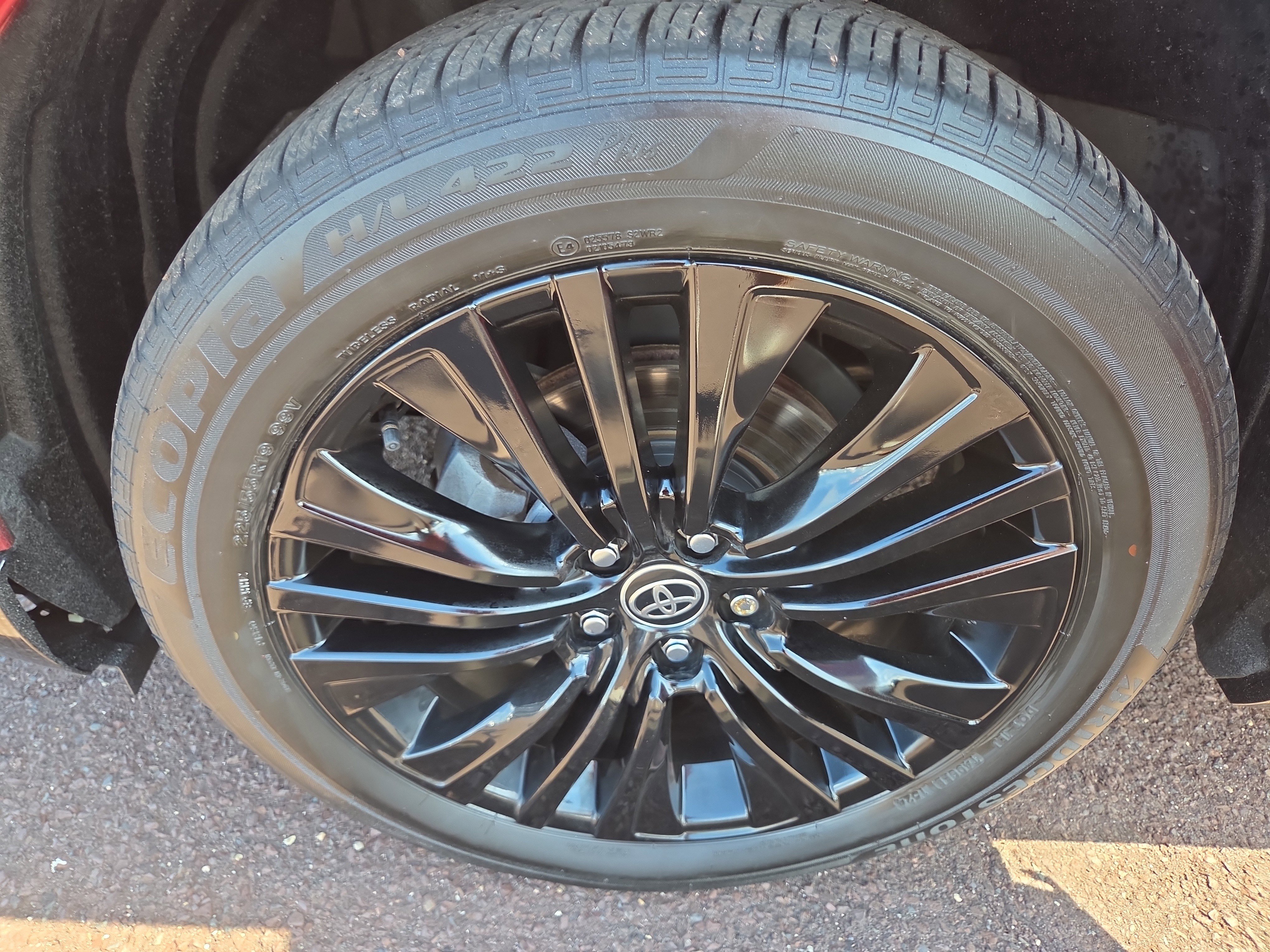 Certified 2023 Toyota Venza XLE image 11