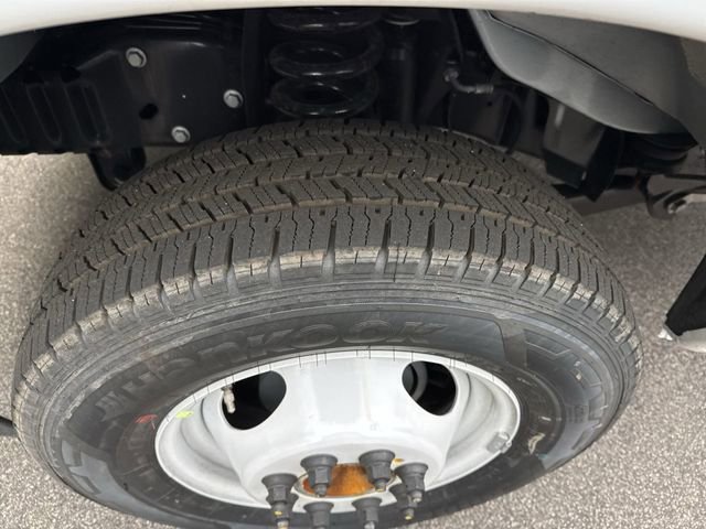 New 2027 Ford E-350 and Econoline 350 Super Duty RWD image 14