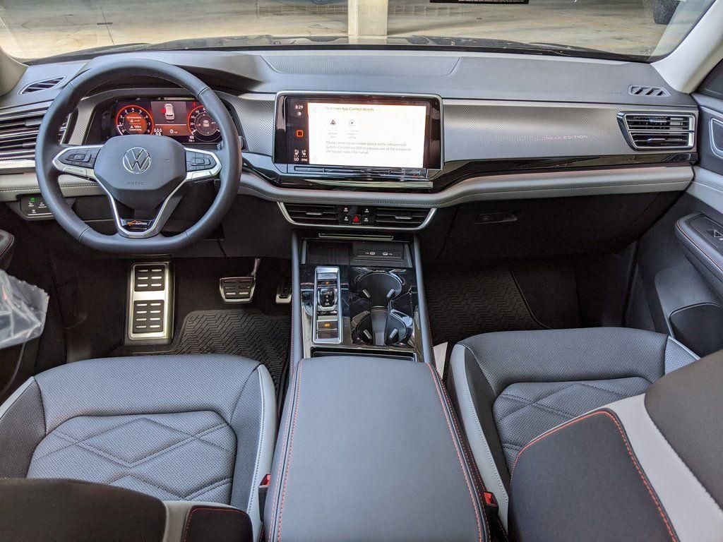 New 2026 Volkswagen Atlas Peak Edition image 13