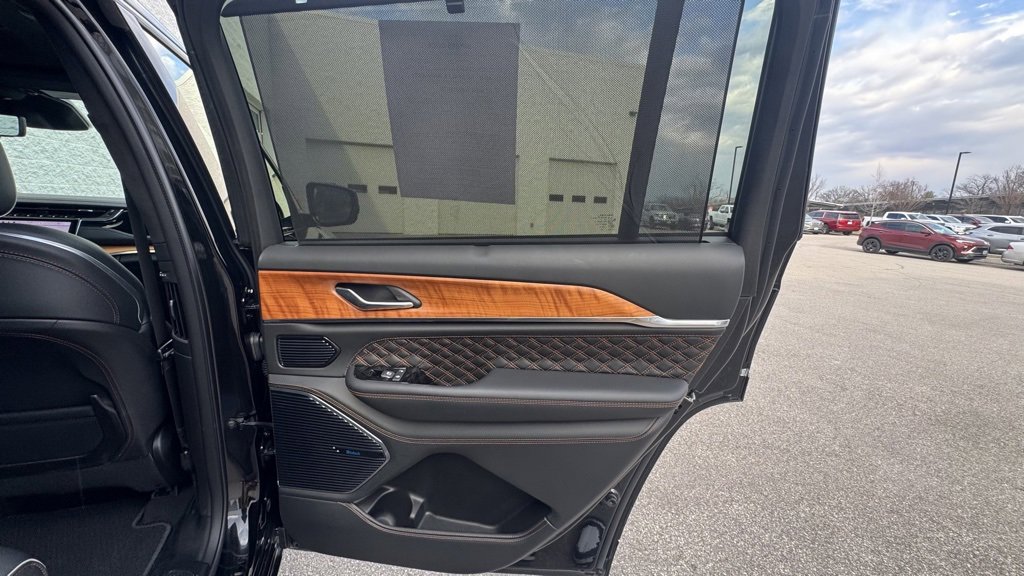 Used 2024 Jeep Grand Cherokee L Summit image 26