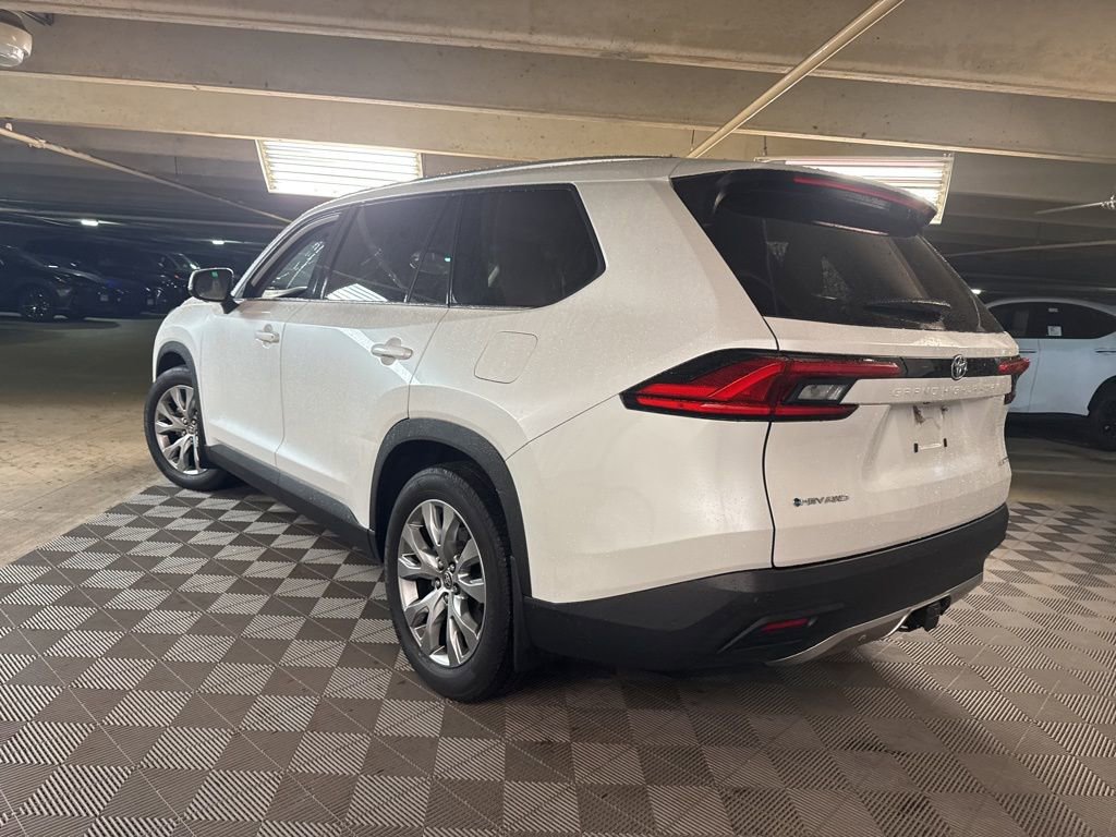 Used 2024 Toyota Grand Highlander Limited image 5