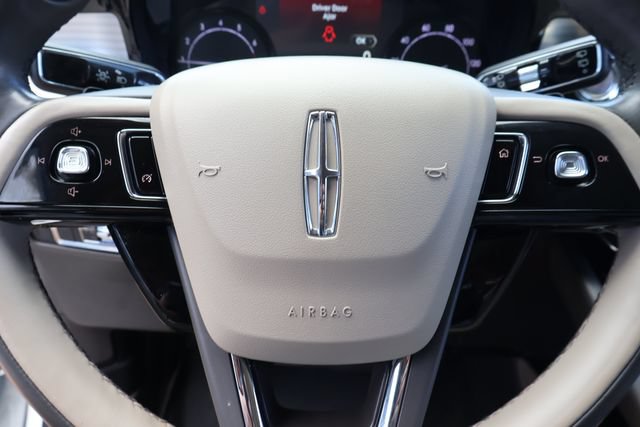 Used 2020 Lincoln Corsair FWD w/ Premium Package image 24