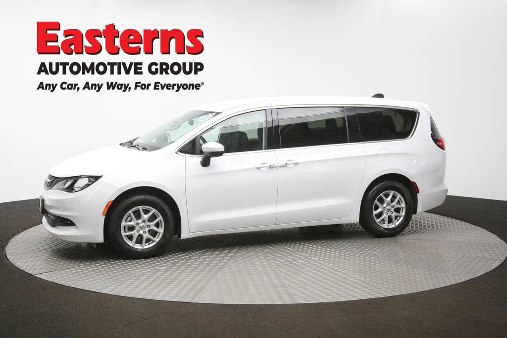 Used 2022 Chrysler Voyager LX image 55