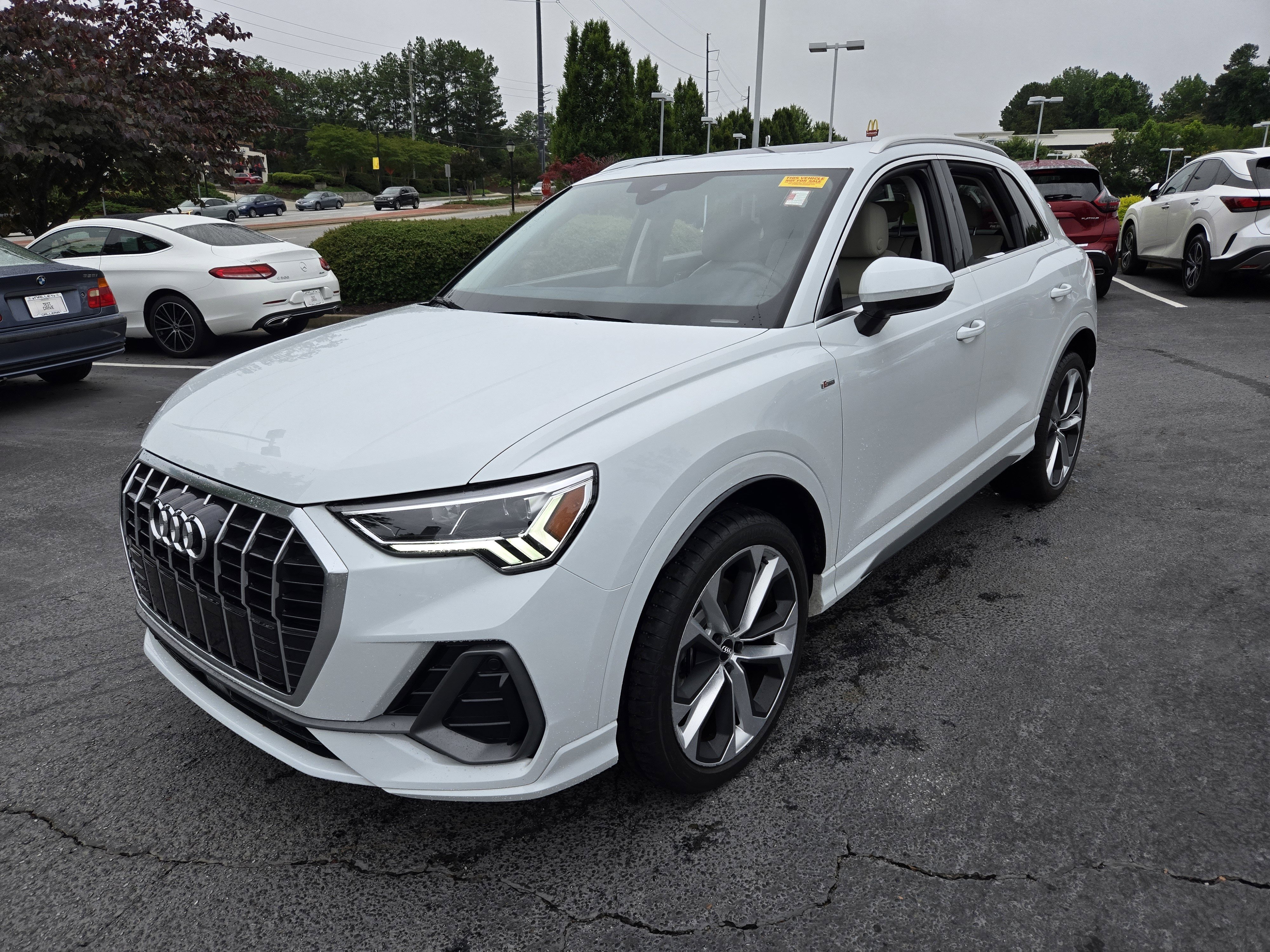 Used 2020 Audi Q3 2.0T Premium Plus AWD/4WD image 1