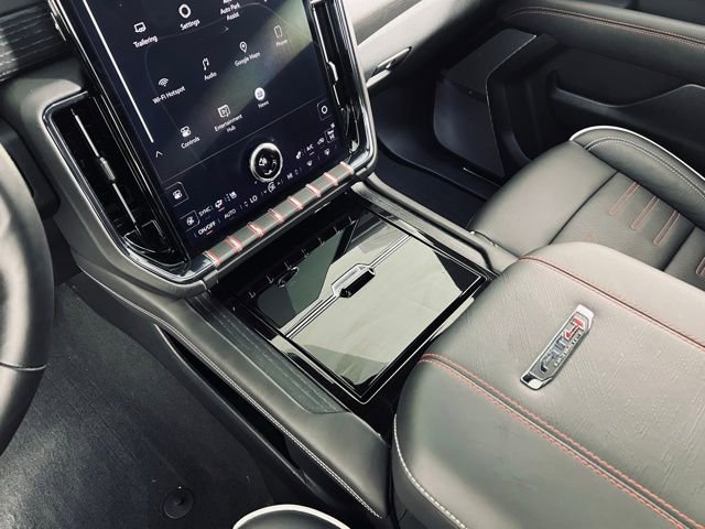 Used 2025 GMC Yukon AT4 Ultimate image 29