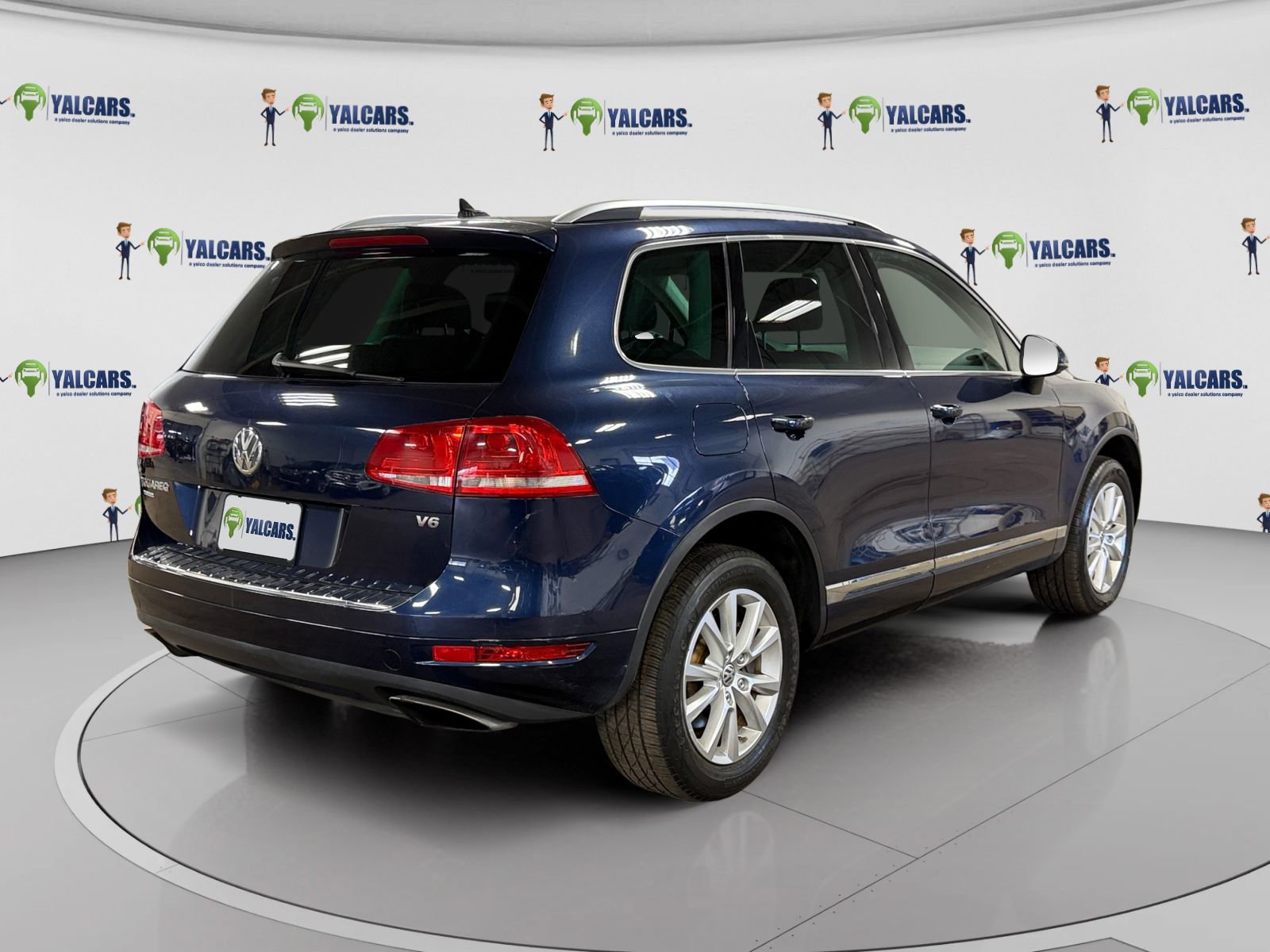 Used 2013 Volkswagen Touareg Sport image 5