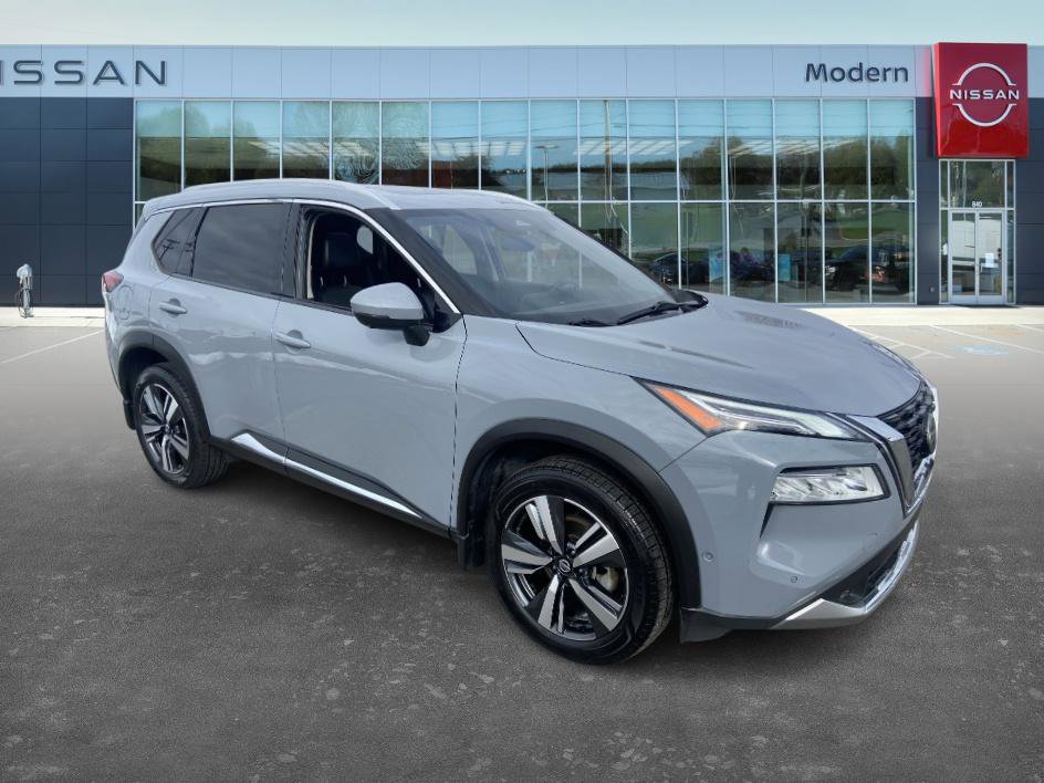 Used 2021 Nissan Rogue Platinum image 3